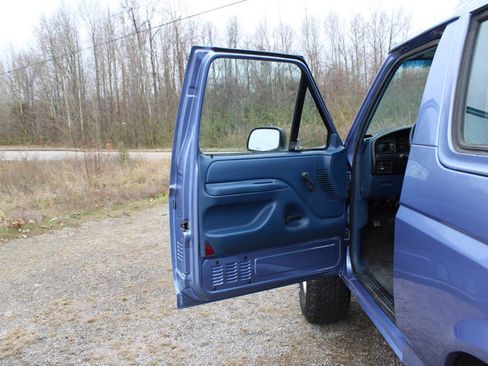 Used 1996 Ford Bronco Custom image 10