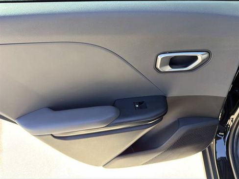 Used 2025 Kia K4 FWD image 9