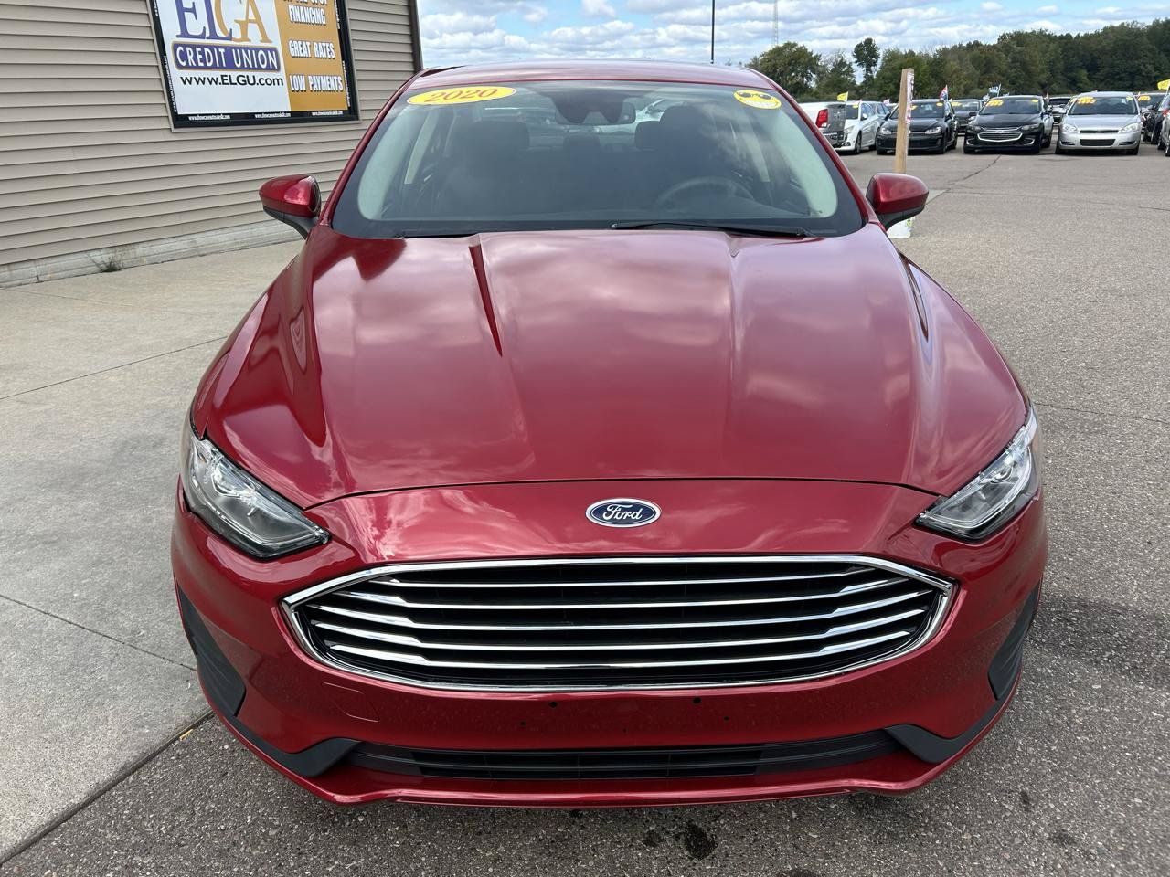 Used 2020 Ford Fusion SE FWD image 2
