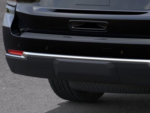 New 2026 Chevrolet Suburban LS image 14