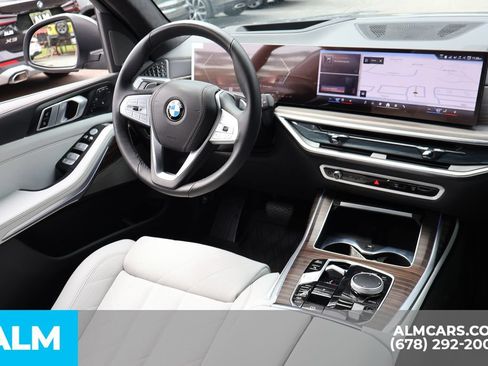 Used 2025 BMW X7 xDrive40i w/ Premium Package AWD/4WD image 32
