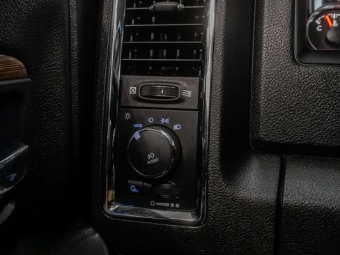 Used 2018 RAM 1500 Laramie w/ Convenience Group AWD/4WD image 14