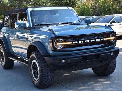 Certified 2023 Ford Bronco Outer Banks w/ Sasquatch Package AWD/4WD image 4