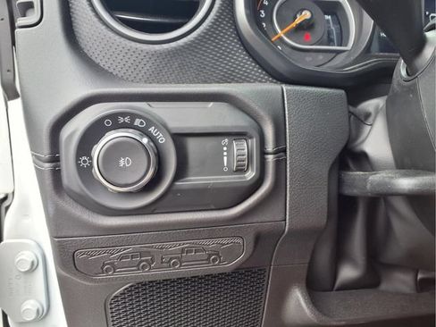 Used 2025 Jeep Wrangler Unlimited Rubicon AWD/4WD image 24