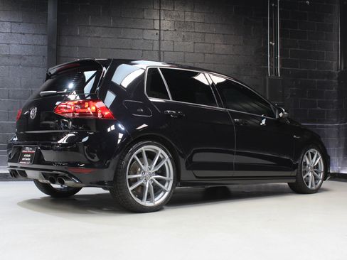 Used 2017 Volkswagen Golf R 4-Door image 10