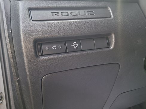 Certified 2025 Nissan Rogue S FWD image 10
