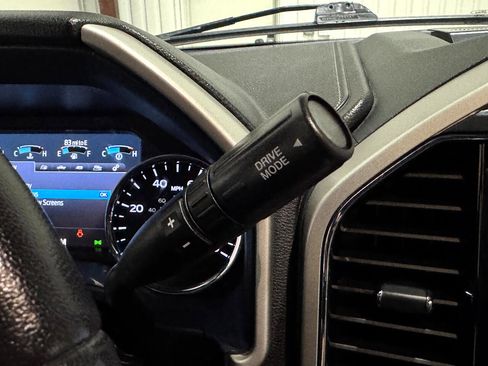 Used 2022 Ford F250 Lariat w/ Black Appearance Package image 22