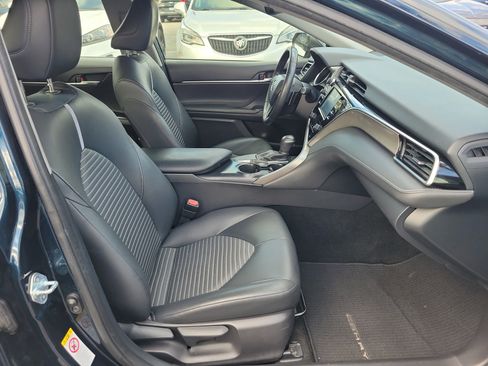 Used 2018 Toyota Camry SE w/ Convenience Package image 7