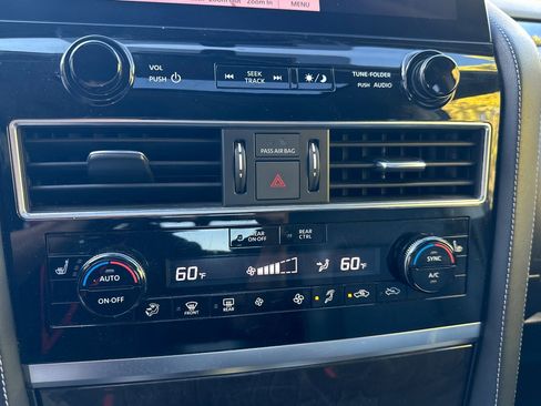 Used 2022 INFINITI QX80 Luxe image 29