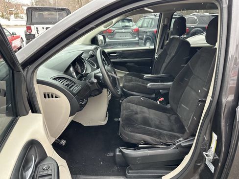 Used 2017 Dodge Grand Caravan SE w/ Power Window Group FWD image 20
