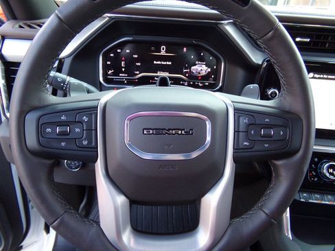 Used 2025 GMC Sierra 1500 Denali AWD/4WD image 40