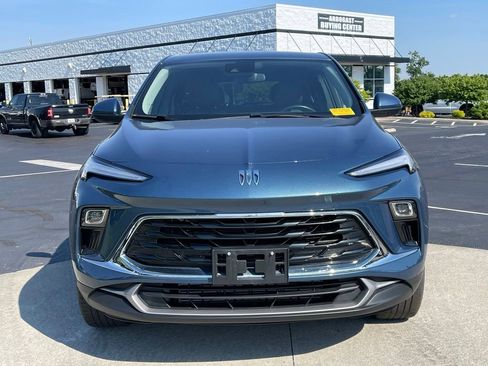 Used 2024 Buick Encore GX Preferred FWD image 2