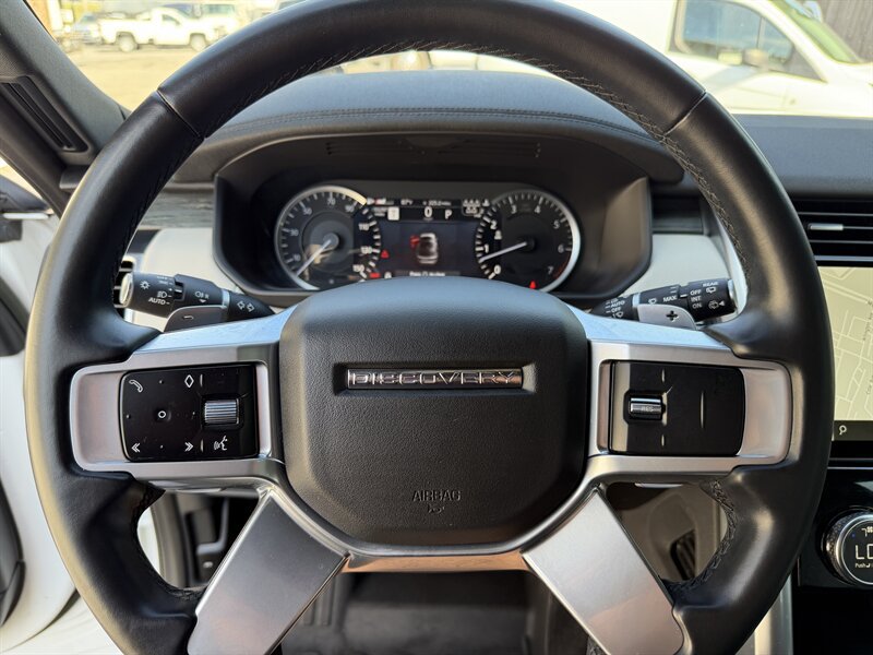 Used 2023 Land Rover Discovery S R-Dynamic AWD/4WD image 38