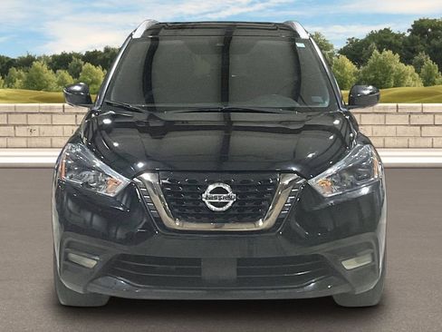 Used 2020 Nissan Kicks SR image 3