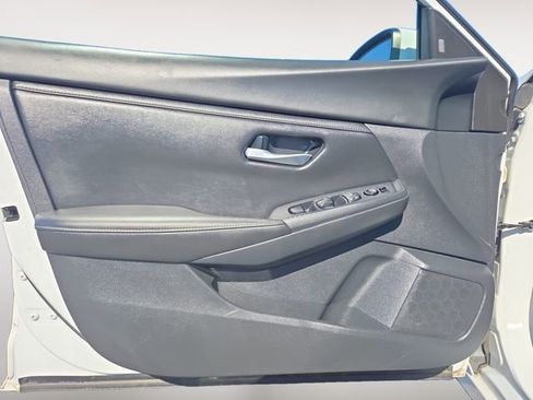 Used 2022 Nissan Sentra SV image 16