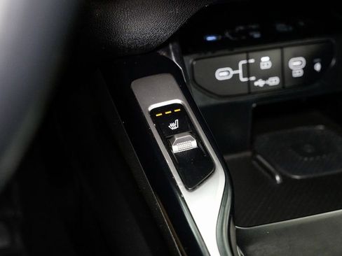 Certified 2024 Kia Sorento S image 21