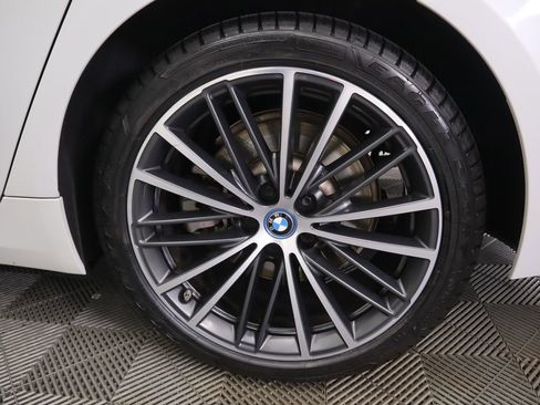 Certified 2023 BMW 530e w/ Premium Package image 32