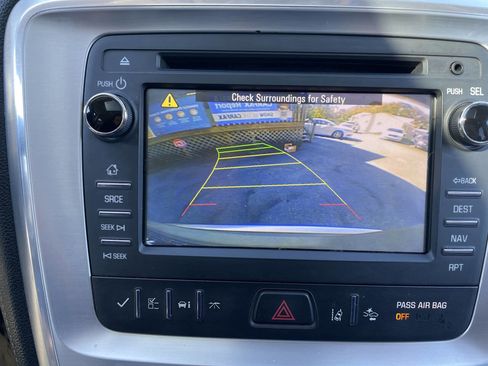 Used 2015 GMC Acadia SLT w/ Technology Package image 26