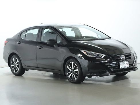Used 2025 Nissan Versa SV w/ Trunk Package FWD image 9