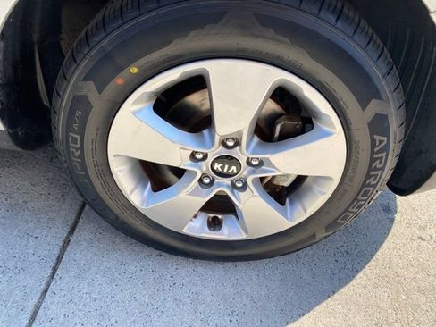 Used 2017 Kia Soul FWD image 25