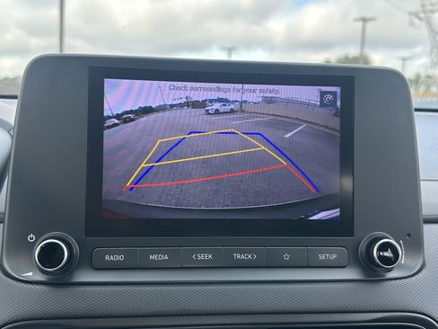 Used 2022 Hyundai Kona SE image 28