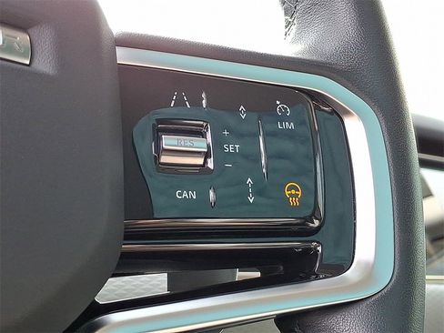 Certified 2023 Land Rover Range Rover Evoque R-Dynamic S image 17