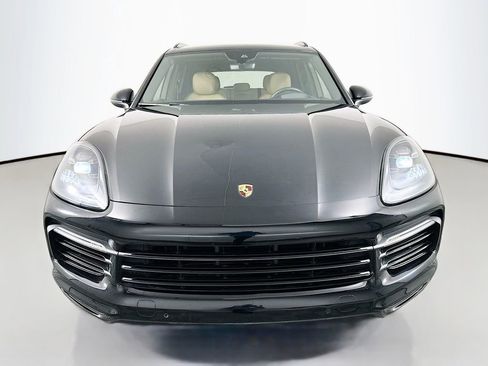 Used 2019 Porsche Cayenne image 2