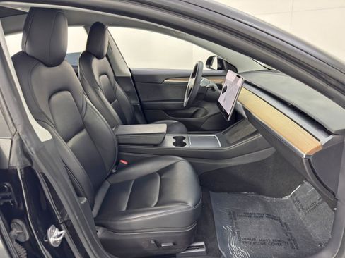 Used 2022 Tesla Model 3 Standard Range image 15