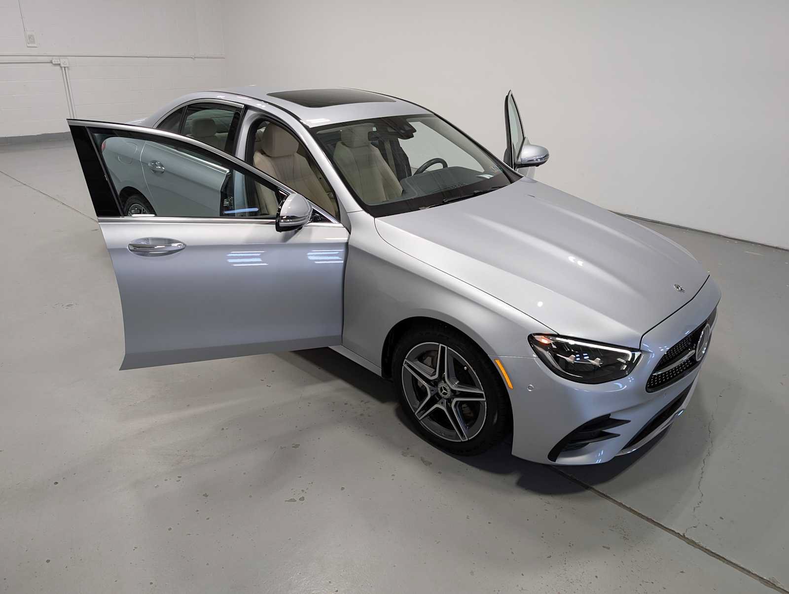 Certified 2022 Mercedes-Benz E 350 4MATIC Sedan image 15