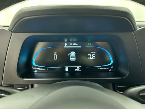 Used 2025 Hyundai Elantra Sport image 13