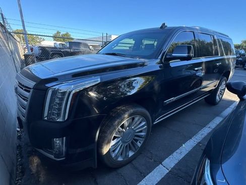 Used 2019 Cadillac Escalade ESV Platinum AWD/4WD image 6