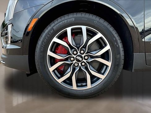 New 2026 Cadillac XT5 Sportv w/ LPO, Floor Liner Package AWD/4WD image 12