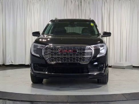 Used 2024 GMC Terrain Denali w/ Denali Premium Package AWD/4WD image 3