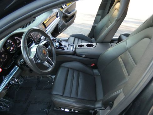 Used 2018 Porsche Panamera 4 image 56