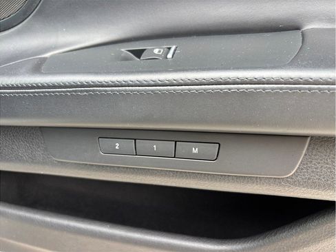 Used 2014 BMW 750i RWD image 46