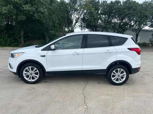 Used 2019 Ford Escape SE AWD/4WD image 2