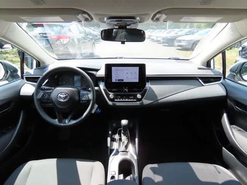 Used 2024 Toyota Corolla LE FWD image 17