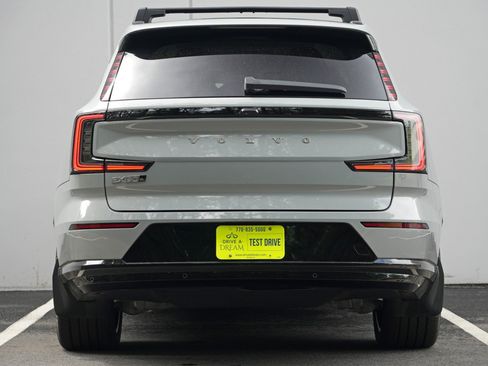 Used 2025 Volvo EX90 Ultra AWD/4WD image 11