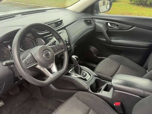 Used 2017 Nissan Rogue S image 11
