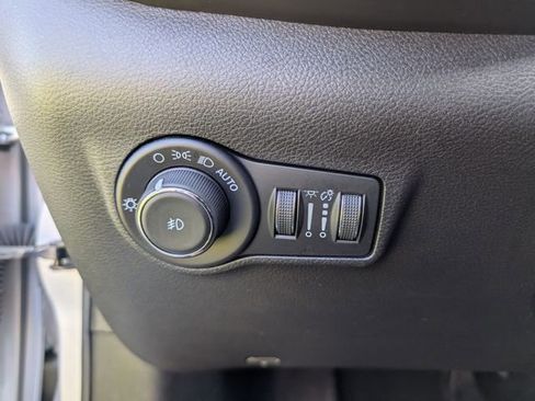 Used 2024 Jeep Compass Latitude AWD/4WD image 12