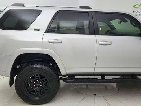 Used 2022 Toyota 4Runner SR5 AWD/4WD image 7