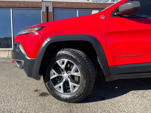 Used 2017 Jeep Cherokee Trailhawk w/ Cold Weather Group image 3