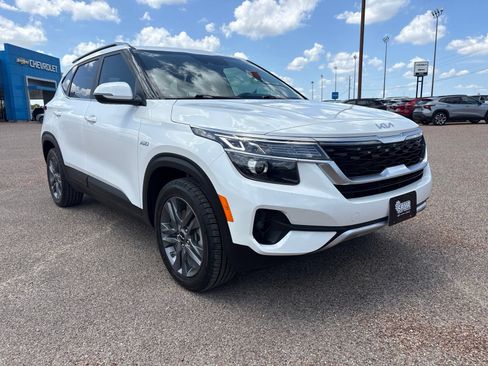 Used 2023 Kia Seltos S AWD/4WD image 8