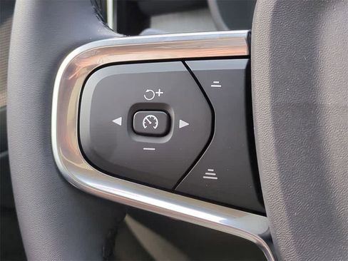 New 2026 Volvo XC40 B5 Core w/ Protection Package Premier image 23