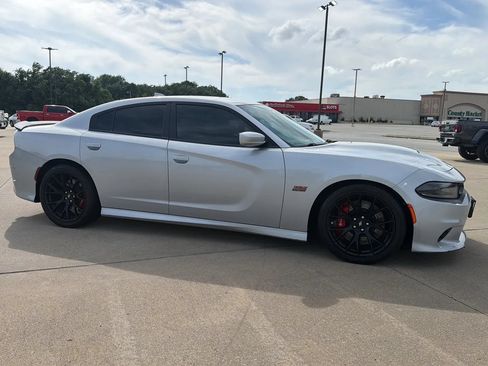 Used 2019 Dodge Charger Scat Pack w/ Dynamics Package RWD image 26