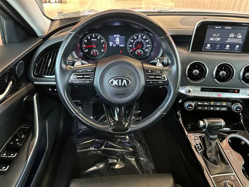 Used 2018 Kia Stinger RWD image 16