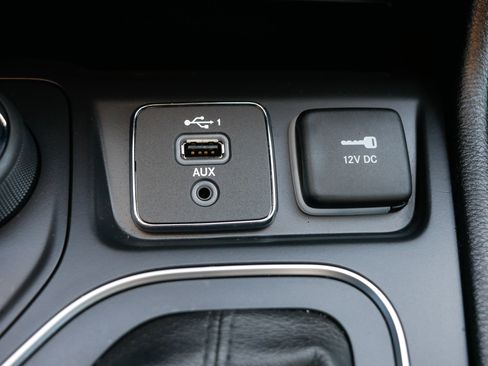 Used 2020 Jeep Cherokee Latitude w/ Cold Weather Group image 33