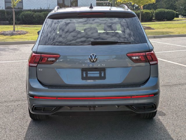 Used 2023 Volkswagen Tiguan SE R-Line FWD image 5