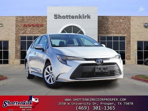 Used 2024 Toyota Corolla LE image 1