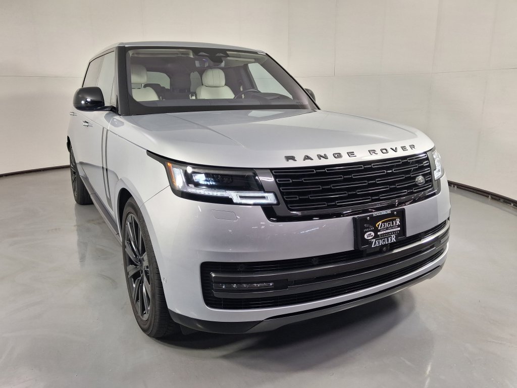 Used 2023 Land Rover Range Rover Long Wheelbase SE AWD/4WD image 5